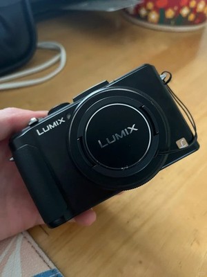 Panasonic DMC-LX7 10.1 MP Digital Camera with F1.4-2.3 24mm LEICA