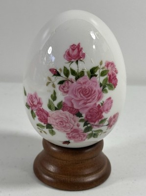 Vintage Avon 1988 Collectible Summer's Roses Porcelain Egg w/Stand E Hoffmann