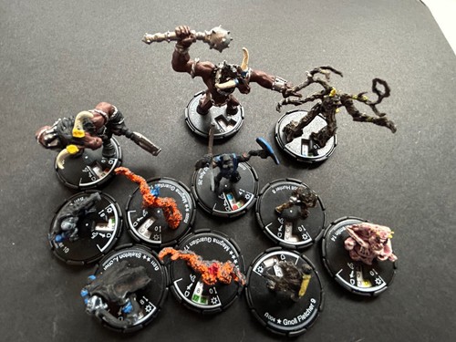 Mage Knight Dungeons 2002 Lot Of 11 Mintaurs Gnoll Hunter ect. Combine Ship