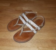 EUC--GIRLS CAT  JACK SANDALS--SIZE 5