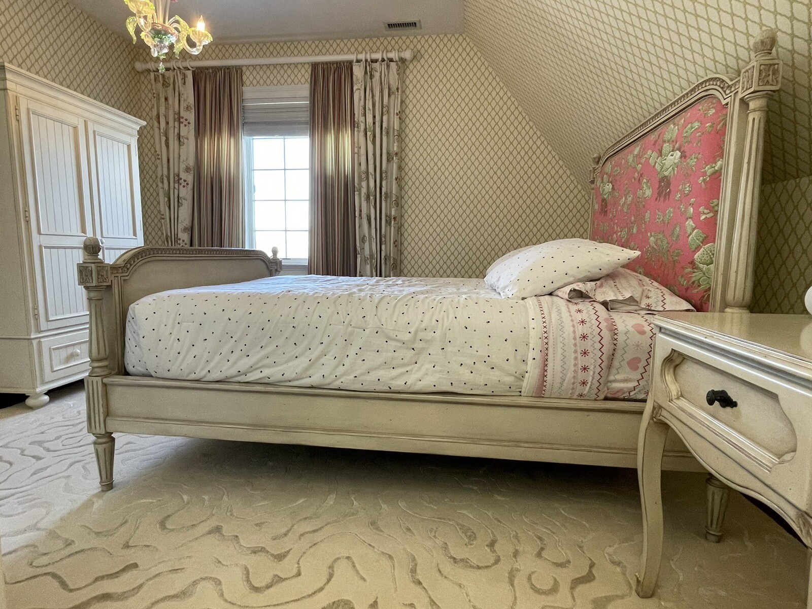 French country queen size wood bed frame with headboard and footboard