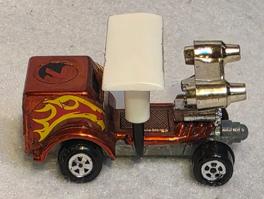Johnny Lighting Topper Ruby Red Big Rig Truck Complete w/Blower - Image 4 of 4