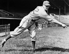 Cincinnati OH Dizzy Dean is pictured warming up here April 20th sh- Old Photo