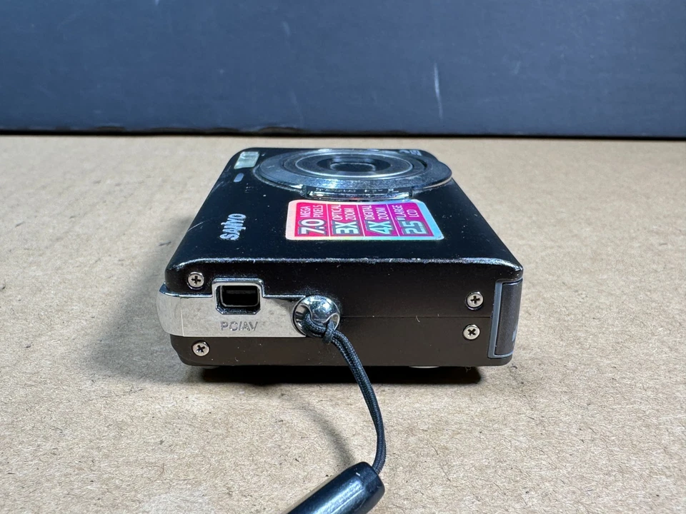 Sanyo VPC T700 7.0MP Digital Camera Only With Battery Ships Fast!!! - Image 4 of 4