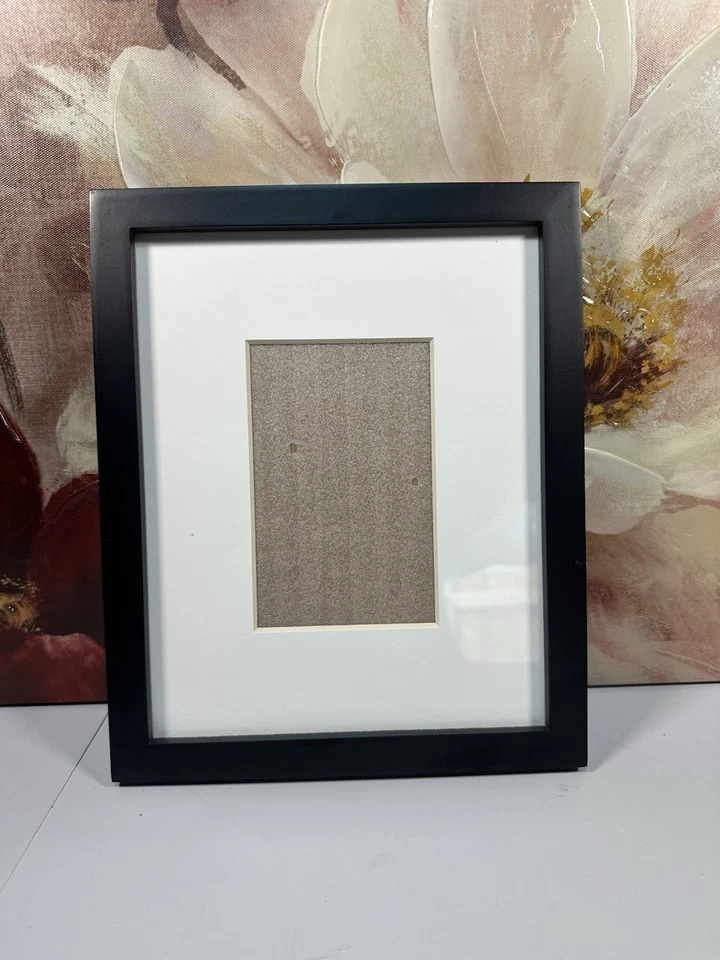 Lote de marcos de fotos IKEA (3 piezas) - marcos negros tamaños de fotos 4x6 y 5x7 Foto 2 de 3