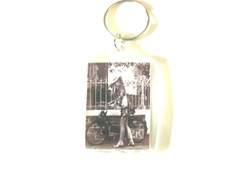 PORTE CLE NEUF 3,5 x 5   VELO SOLEX BRIGITTE BARDOT