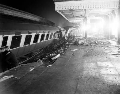 The Sutton Coldfield train crash which took place 23rd Januar- 1955 Old Photo 10
