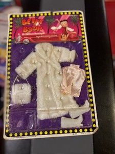 1986 Betty Boop Hi-Fashion Boutique set faux fur  coat