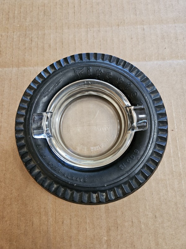 1939 NEW YORK WORLDS FAIR FIRESTONE BRANDED TIRE W/GLASS  ASHTRAY SOUVENIR