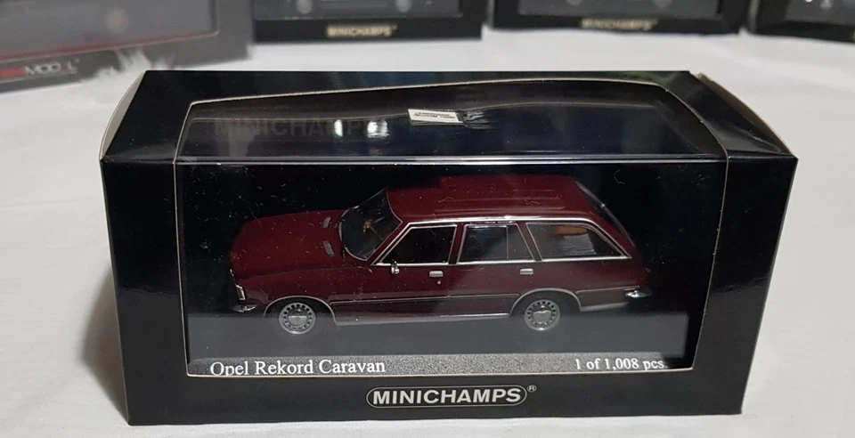 MINICHAMPS 1/43 OPEL REKORD D CARAVAN 1975 ROSSO LE 1008 pz - Immagine 2 di 4