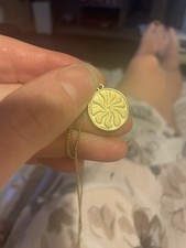 Get Back Wish You Were Here Necklace Gold Tone Floral Pendant Vacation 20”