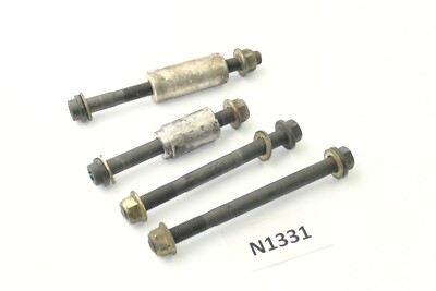 Triumph Tiger 955i 709EN 2001 - Engine bolts engine mount N1331