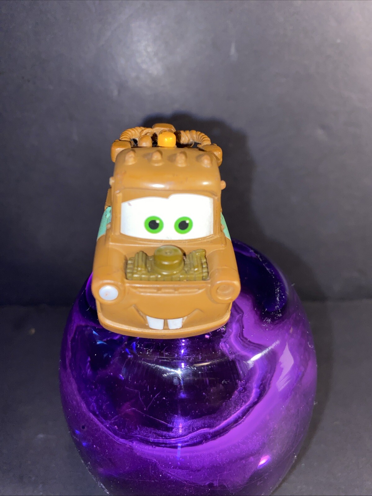 Mater Disney Pixar Cars Die Cast MIni Racers Mattel Play Vehicle Tow Truck M1897