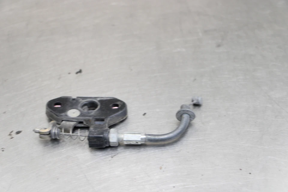 05-07 DUCATI MONSTER S2R 800 CONJUNTO DE BLOQUEO DE PESTILLO ASIENTO PASAJERO TRASERO Foto 4 de 4