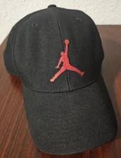 Vintage Nike Air Jordan 1990's Flex Fit Jumpman Black Red Hat Men's M/L. COOL. 
