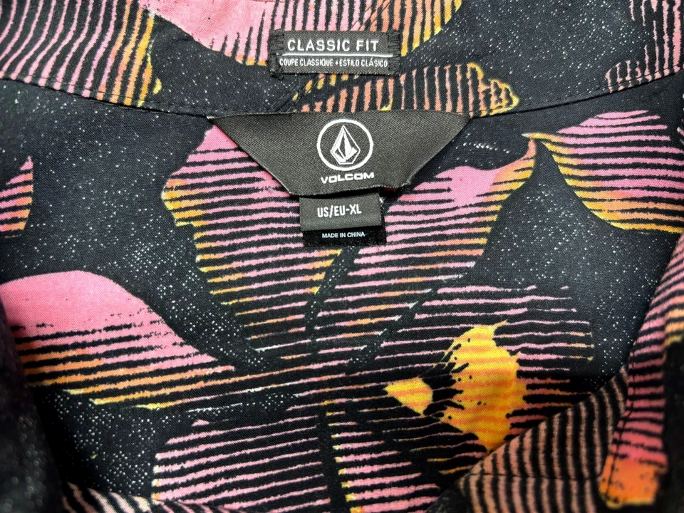 Volcom Mens Hawaiian Aloha Short Sleeve Viscose Black Multi Shirt X Large XL - Image 4 of 4