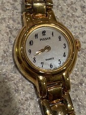 Pulsar V810-0450 Vintage Ladies Watch Gold Tone Quartz Needs Battery Pearl Dial