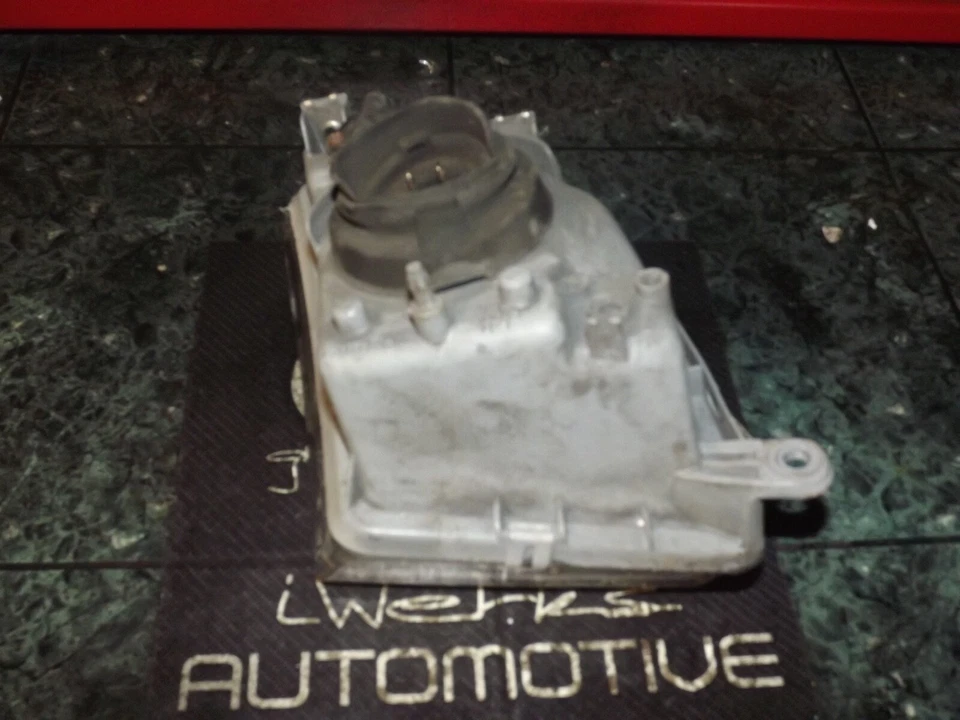 OEM 90-94 USDM Lexus LS LS400 XF10 front left fog / driving light / lamp 50-9 L - Image 3 of 4