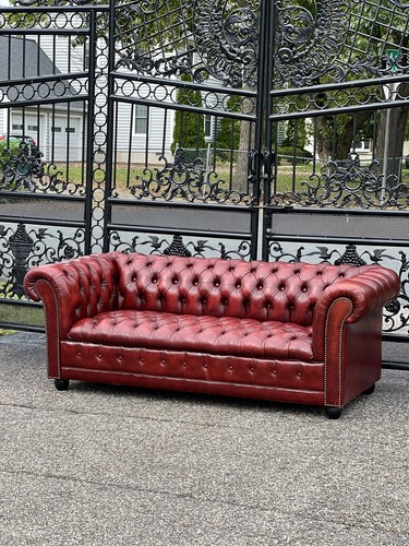 Vintage English Red Tufted Leather Chesterfield Sofa - Picture 21 of 22