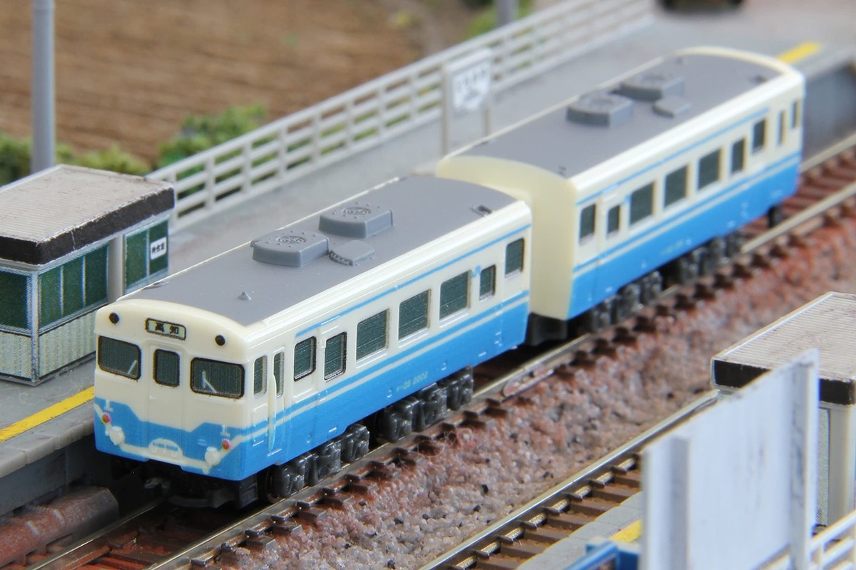 リョンリョン販売 Rokuhan ST010-3 Z Shorty Type KIHA 58 Shikoku Color (Z Scale
