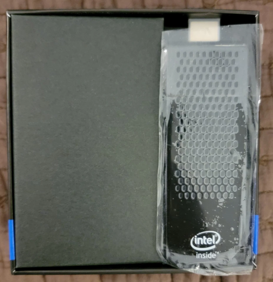 Intel Pocket PC, 2 GB RAM, 32 GB ROM, Windows 10 64-bit, Model W5 Pro NEVER used - Image 3 of 3