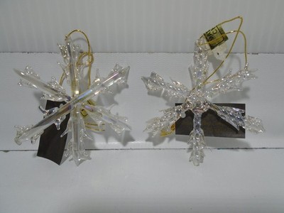 SET OF 2 DELICATE ACRYLIC SNOWFLAKES 2'' ORNAMENTS UNBRANDED (CB377)