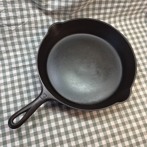 Vintage Griswold Cast Iron Skillet #9 SBL Small Logo **RESTORED**