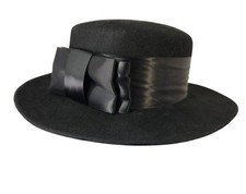 Vintage Black Wool Felt Hat Flat Crown Ribbon Band Formal Dress Hat USA 70s-90s