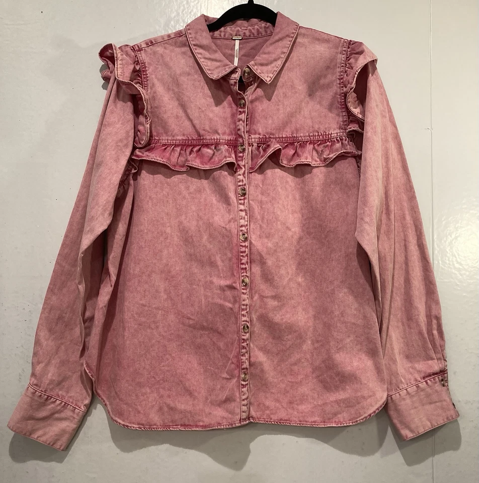 Camisa vaquera con volantes Free People Samantha abotonada talla L rosa lavado country boho Foto 3 de 4