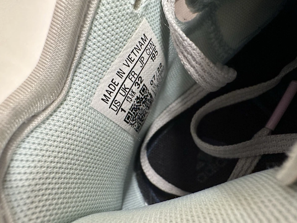 Adidas Basketball D.O.N. Issue 4 Donavan Mitchel white-gray purple Kids Size 1 - Image 4 of 4