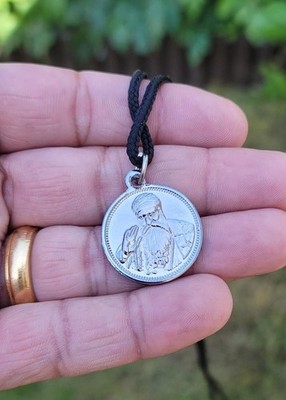 Guru Gobind Guru Nanak Ji Anhänger Sikh versilbert schwarz Faden Halskette LL4