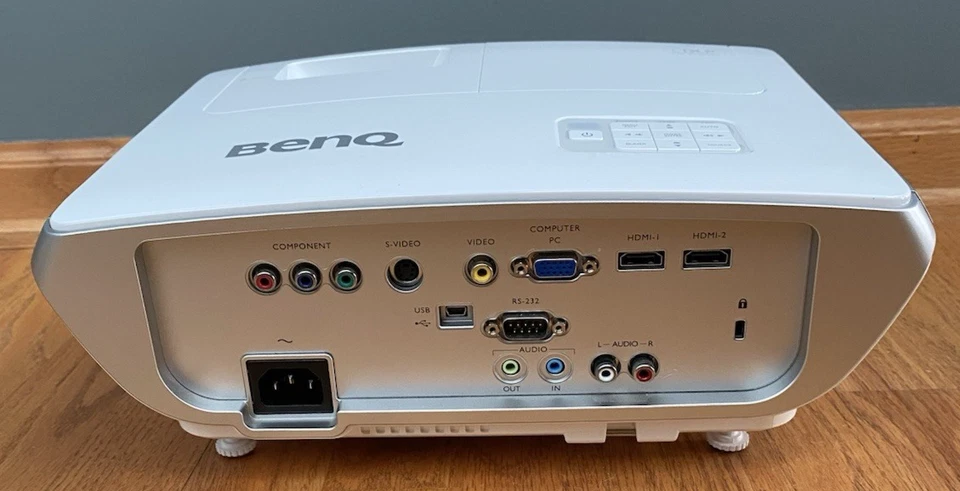 BenQ DLP EP5920 1080P Desktop Table Top Projector Tested Works Soft Case Remote - Image 2 of 4