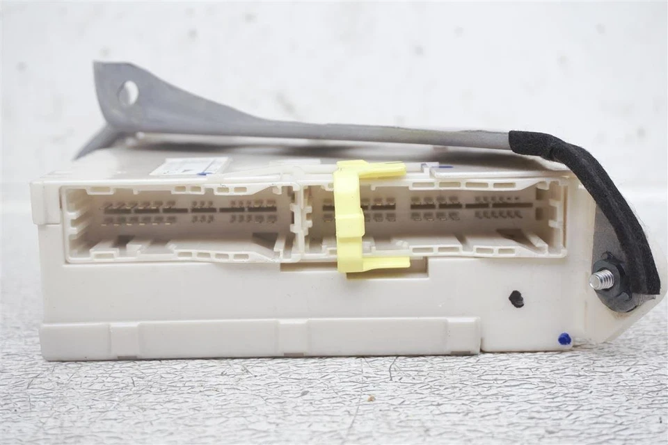 2007-2011 Lexus Gs350 Driver Junction Fuse Box  82730-30274 - Image 4 of 4