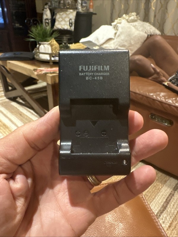 Genuine FUJIFILM BC-45B Battery Charger Original