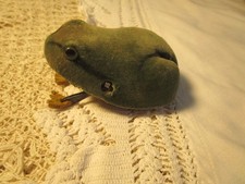 VTG SCHUCO WINDUP GREEN VELVET FROG-JUMPS GREAT-NO KEY