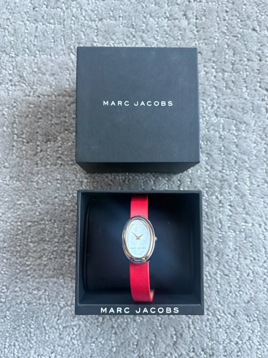 EUC MARC JACOBS Women\'s Cicely Oval Dial Leather Strap Watch MARC JACOBS Women main image 4