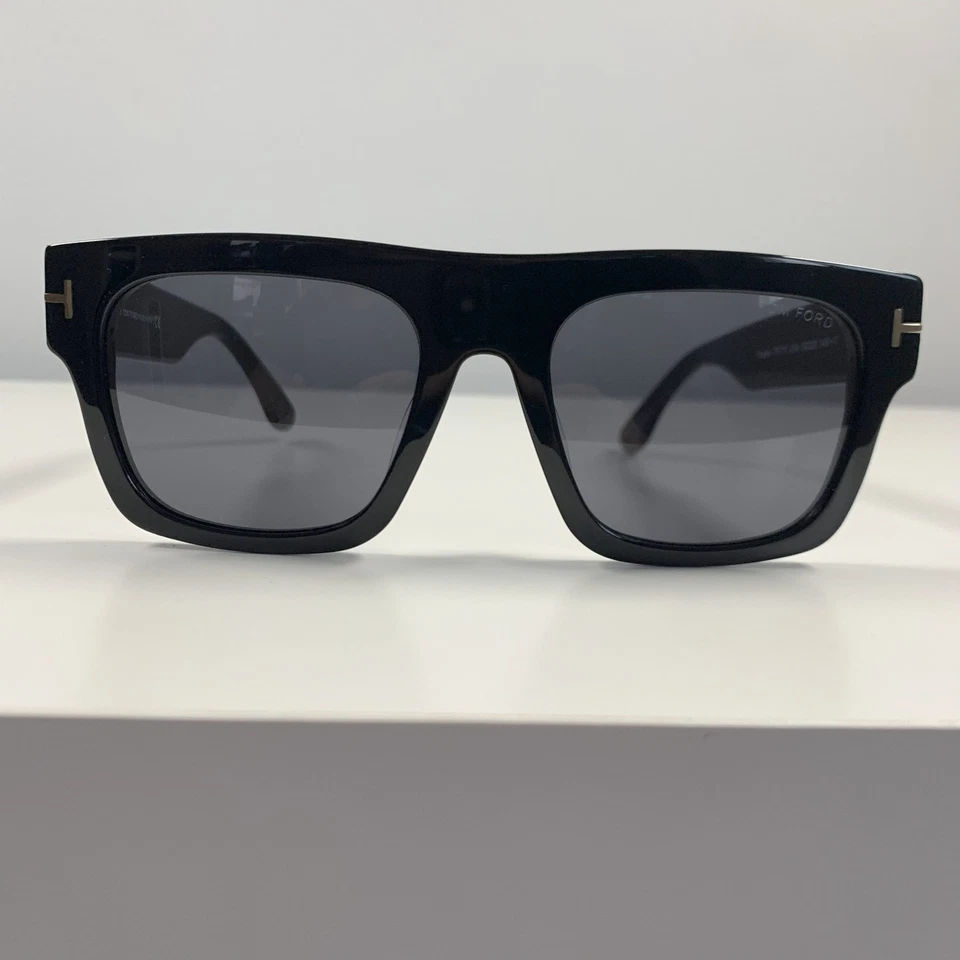 Tom Ford Mens Sunglasses FT0711 Fausto 01A Black with Grey Lens (Pre-Owned) - Image 3 of 4