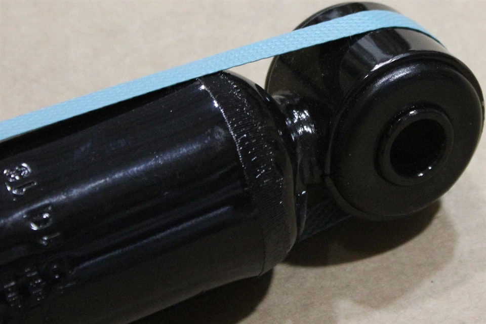 Amortiguador trasero Dodge Ram 2500 01-02 52106265AE 4x4 OEM de fábrica Foto 3 de 4