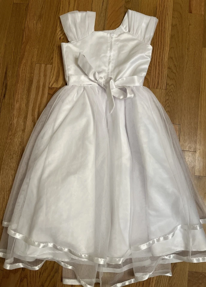 US Angels Flower Girl 连衣裙 8 码白色缎面薄纱无袖二手状况完好 — 第 2/4 张图片