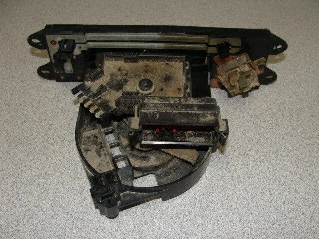 97 98 1997 1998 JEEP WRANGLER HEATER CLIMATE TEMPERATURE CONTROL WITHOUT AC - Image 3 of 3