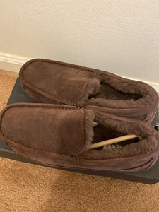 mens ugg slippers size 8