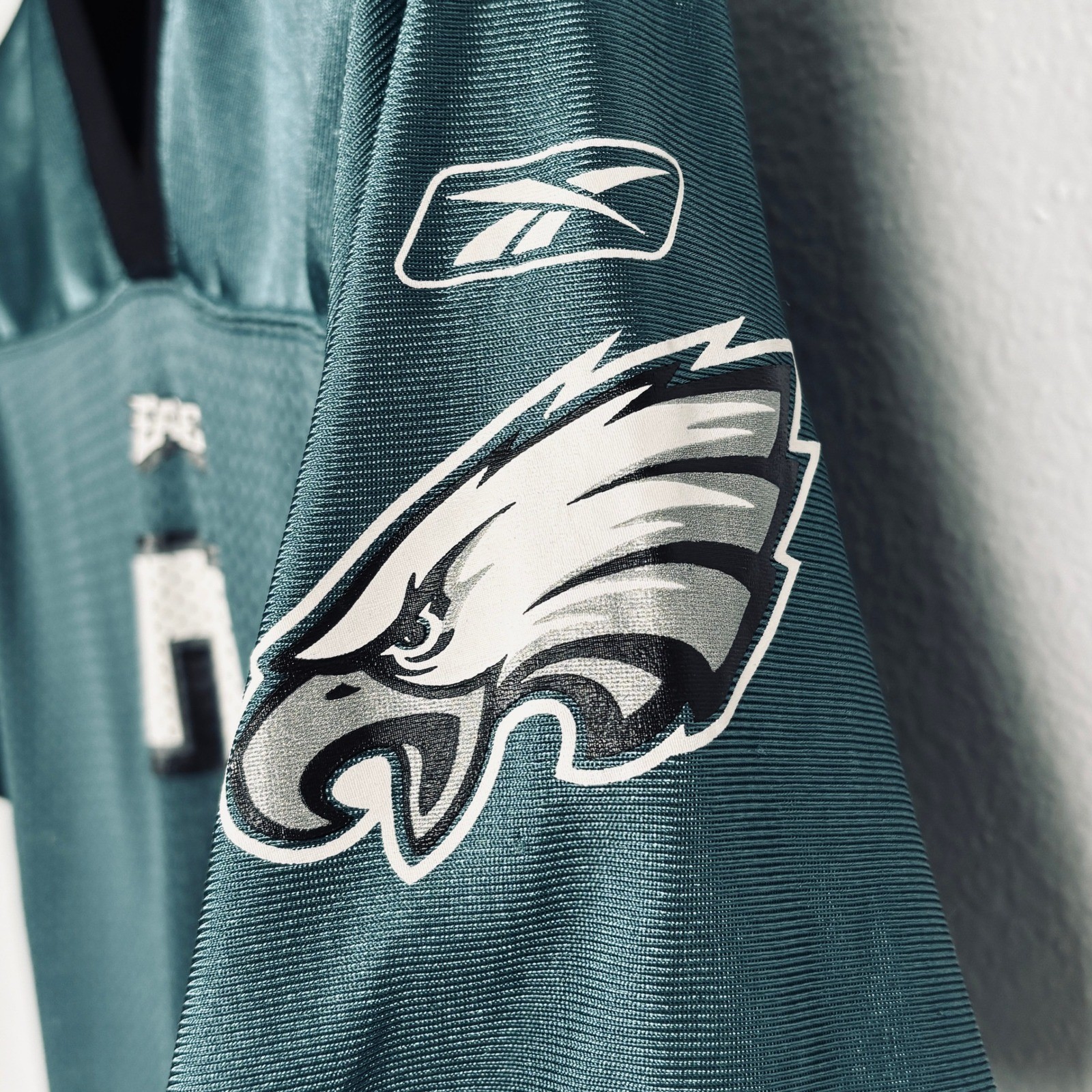 Reebok NFL Philadelphia Eagles Michael Vick #7 Jersey Youth L 14-16 Green thumbnail 4