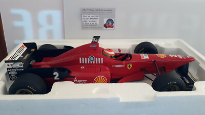 F1 FERRARI 1996 F310/2 formule 1 E. IRVINE 1/12 MINICHAMPS 120960022 voiture min