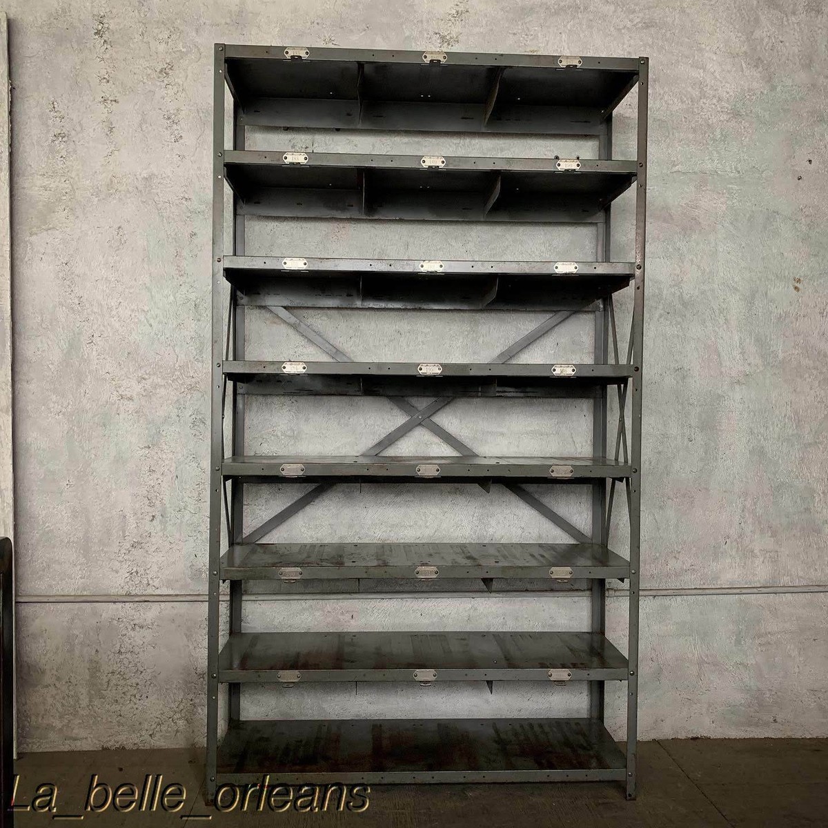 VINTAGE INDUSTRIAL WALL RACK ORIGANIZER / BOOKCASE / TCHOTCHKES