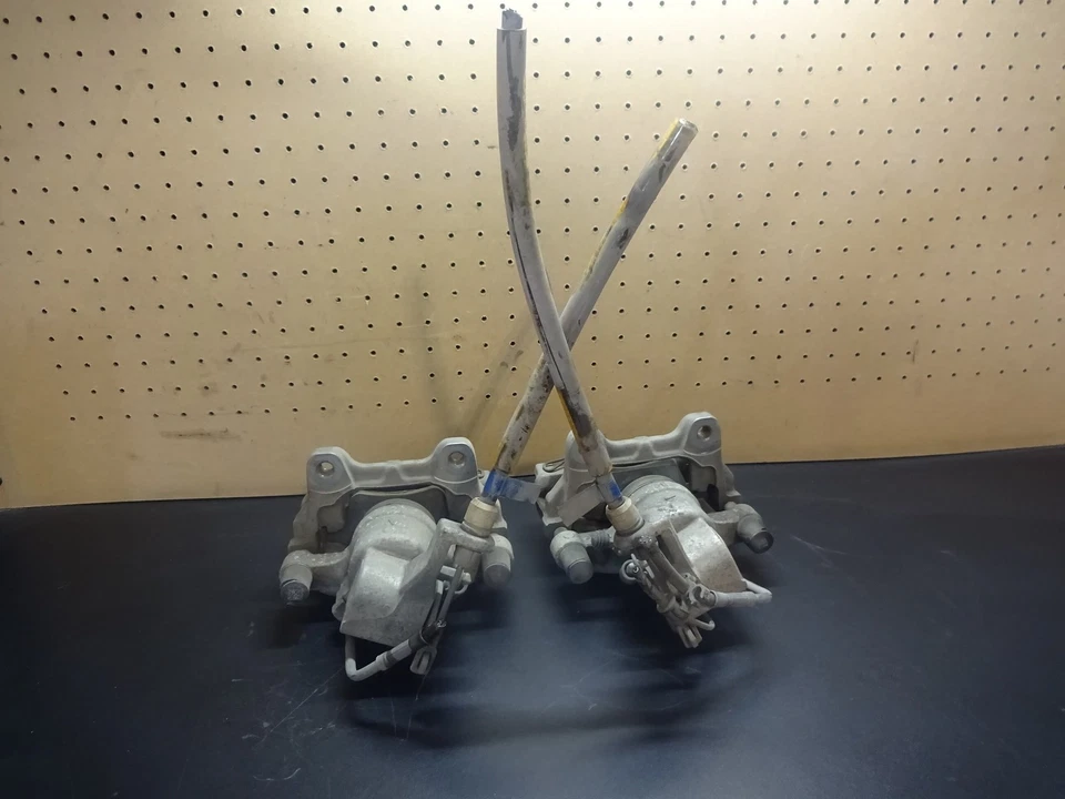 Jaguar XJ 2014 pinzas laterales traseras para conductor y pasajero OEM Foto 4 de 4