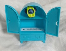 Disney Doorables, Mini Surfboard Stitch Figure with Blue Cabinet