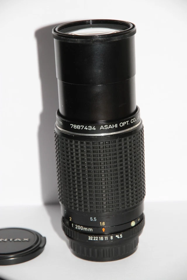SMC Pentax-M 80-200mm f/4.5 Zoom Telephoto Camera Lens - Pentax K Mount. - Image 2 of 4