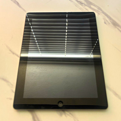 Apple iPad Gen 2 16GB Wi Fi 9.7in Silver Tablet iOS Dual Core (MC769LL/A)
