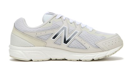 new balance v4