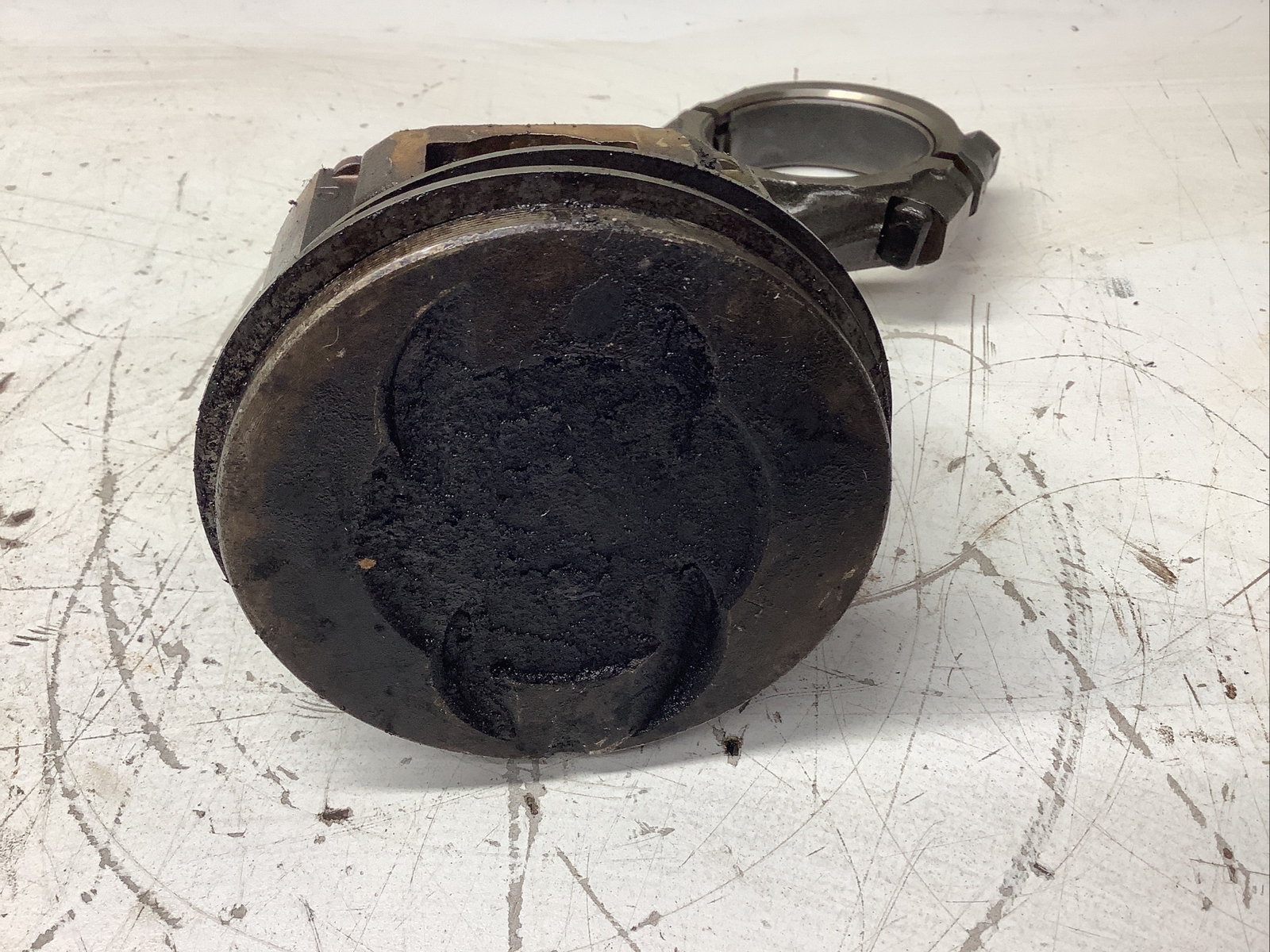 OEM FORD 302 CONNECTING ROD AND PISTON ASSEMBLY. C8OEA ROD C8OE6110U